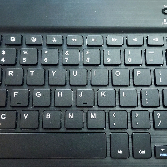 Wireless Keyboard - Picture 4 of 5